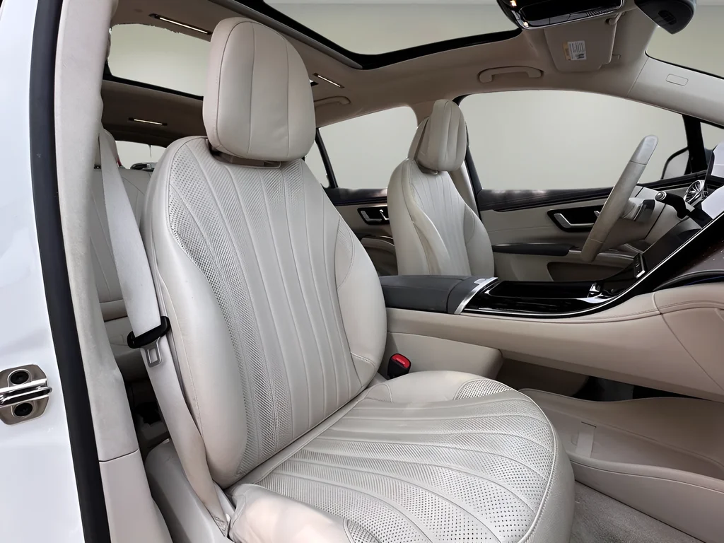 Used 2023 White Mercedes-Benz 450 image 24