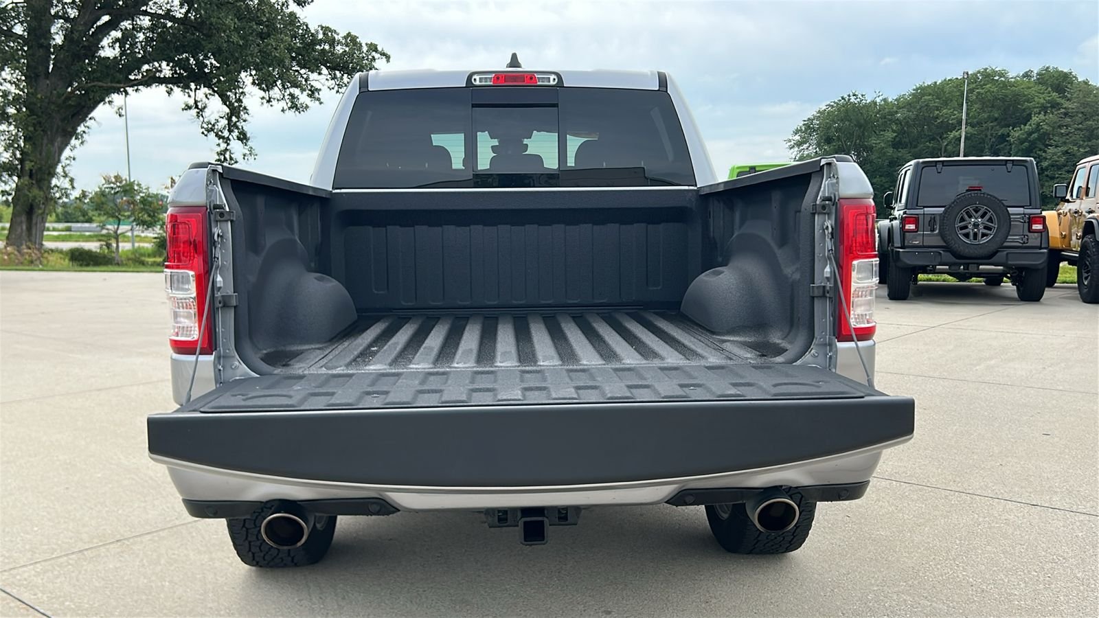 Used 2022 Silver Ram Big Horn/Lone Star image 17