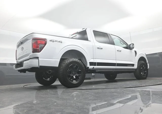New 2026 Oxford White Ford XLT image 24