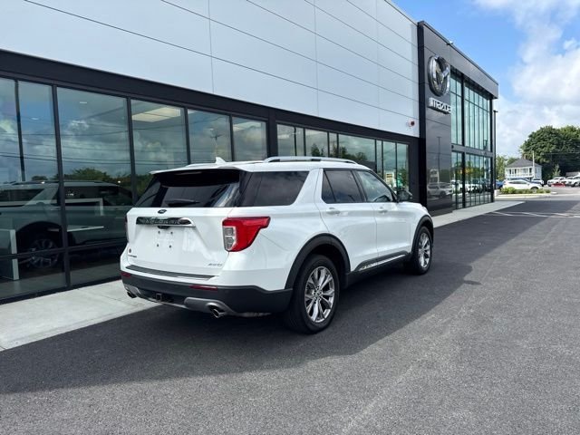 Used 2023 White Metallic Ford Limited image 3