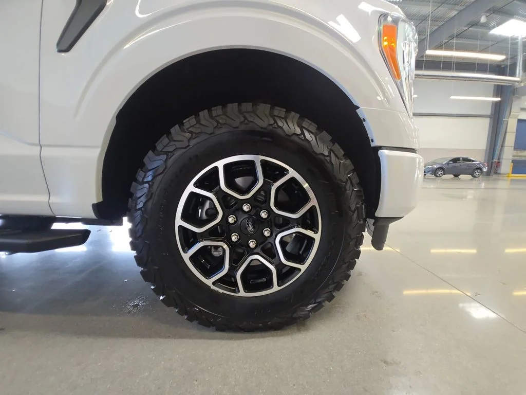 Used 2022 White Ford XLT image 29