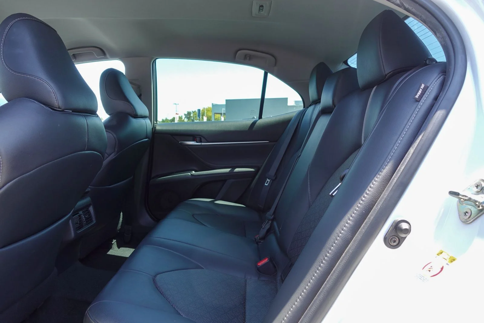 Used 2018 Wind Chill Pearl Toyota XSE image 12