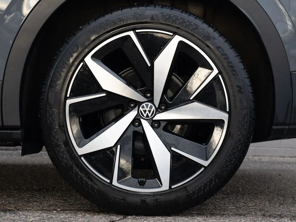 Used 2023 Gray Volkswagen Pro S image 13