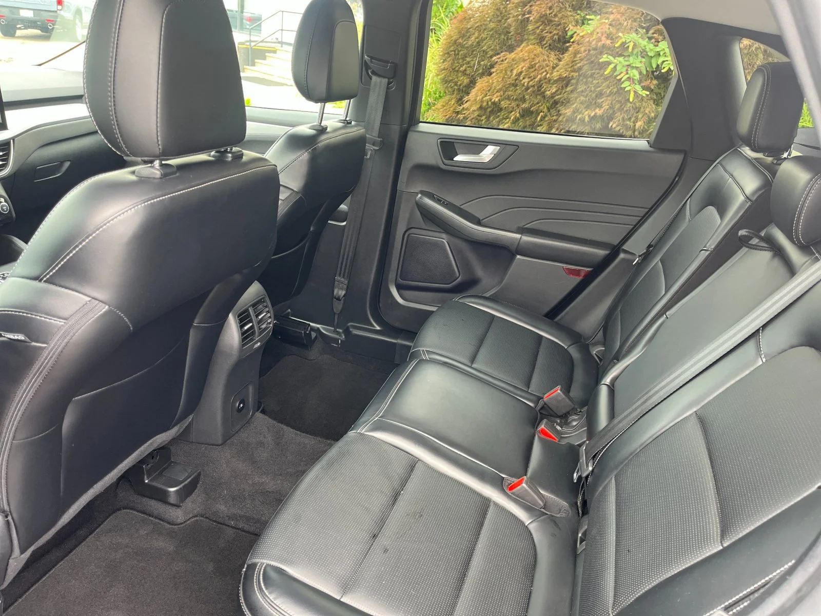 Used 2024 Carbonized Gray Metallic Ford Platinum image 12