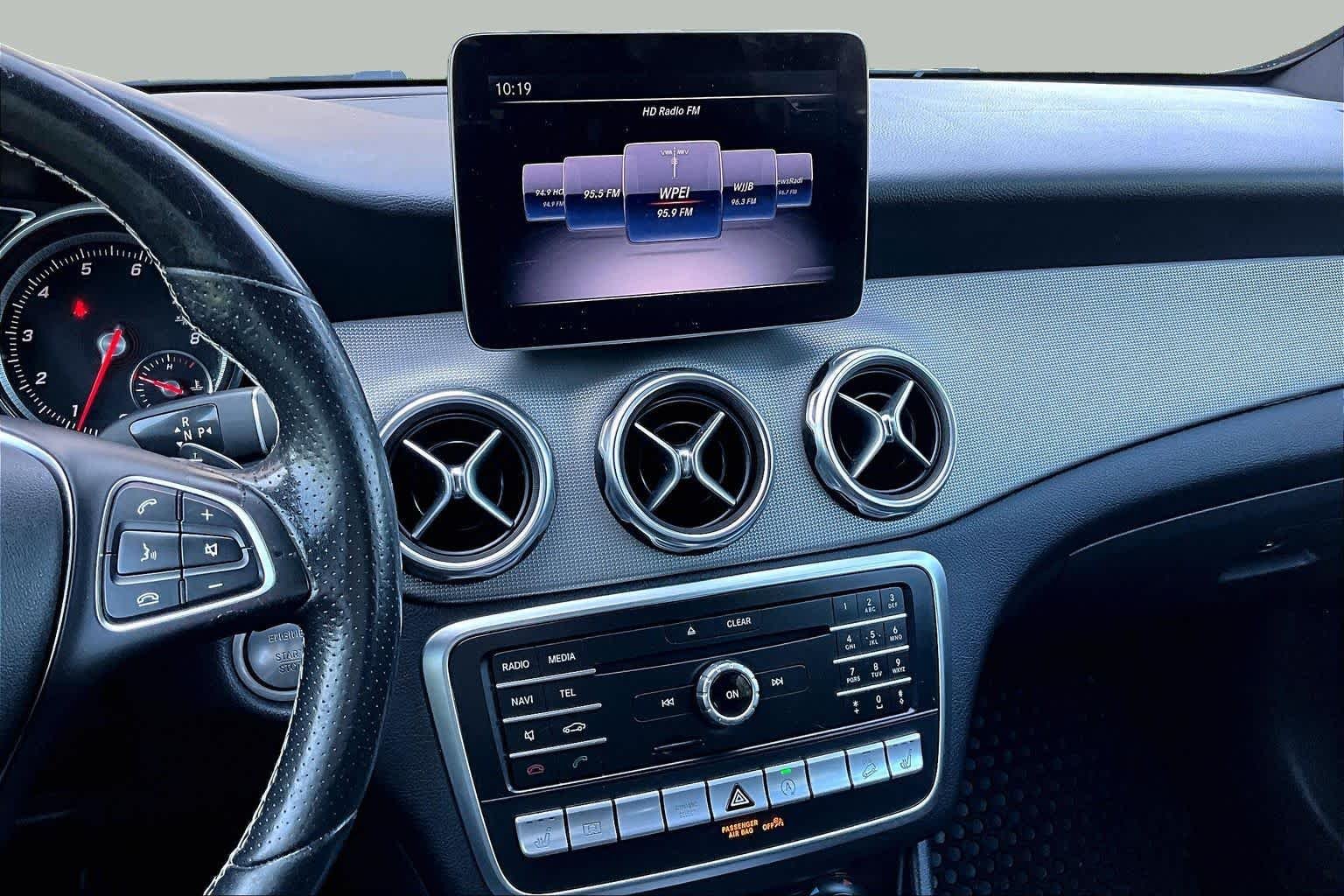 Used 2018 Jupiter Red Mercedes-Benz GLA 250 image 7