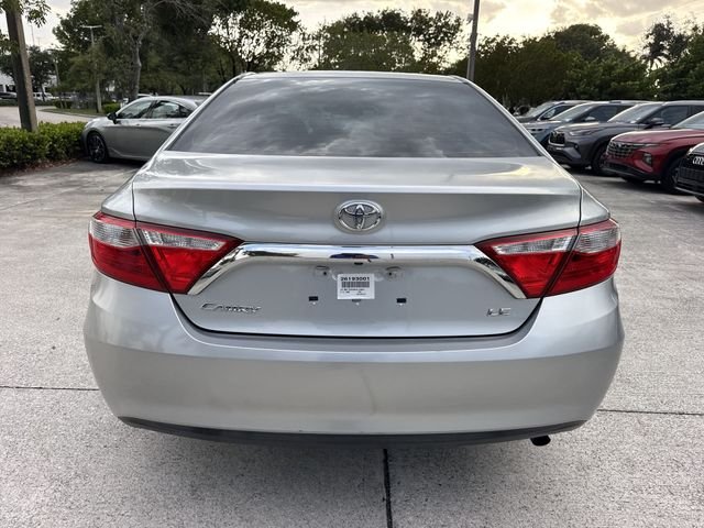 Used 2016 Silver Toyota LE image 23