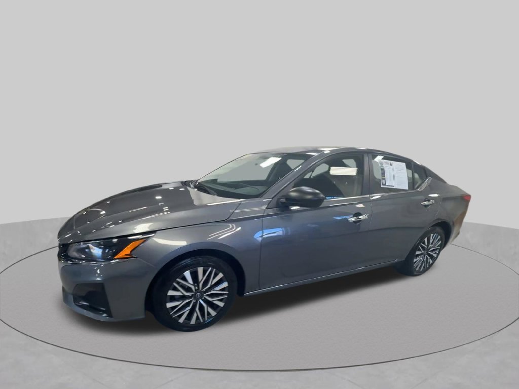 2025 Nissan Altima SV - Photo 6