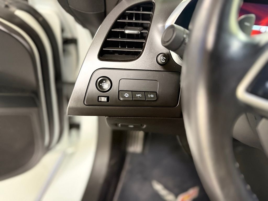 Used 2019 White Chevrolet Z06 image 13