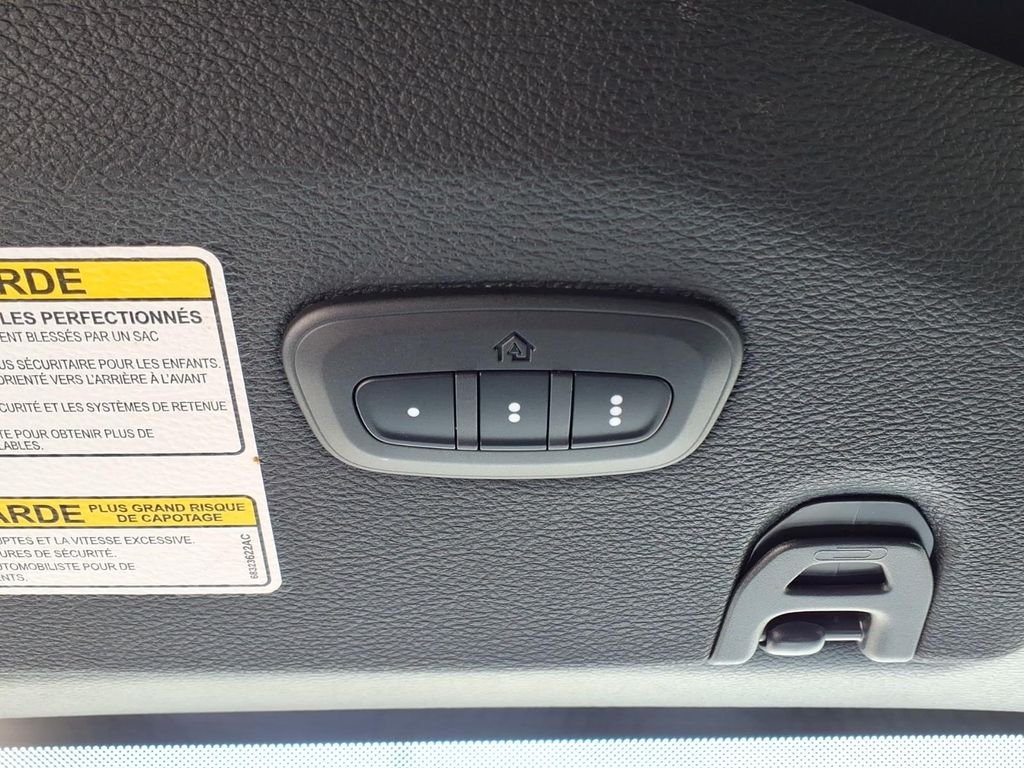 Used 2021 Crystal Metallic Jeep Sport image 17
