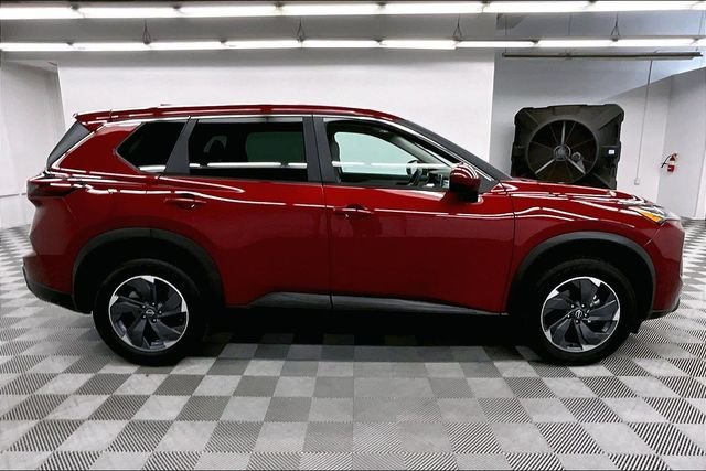 2025 Nissan Rogue SV - Photo 13