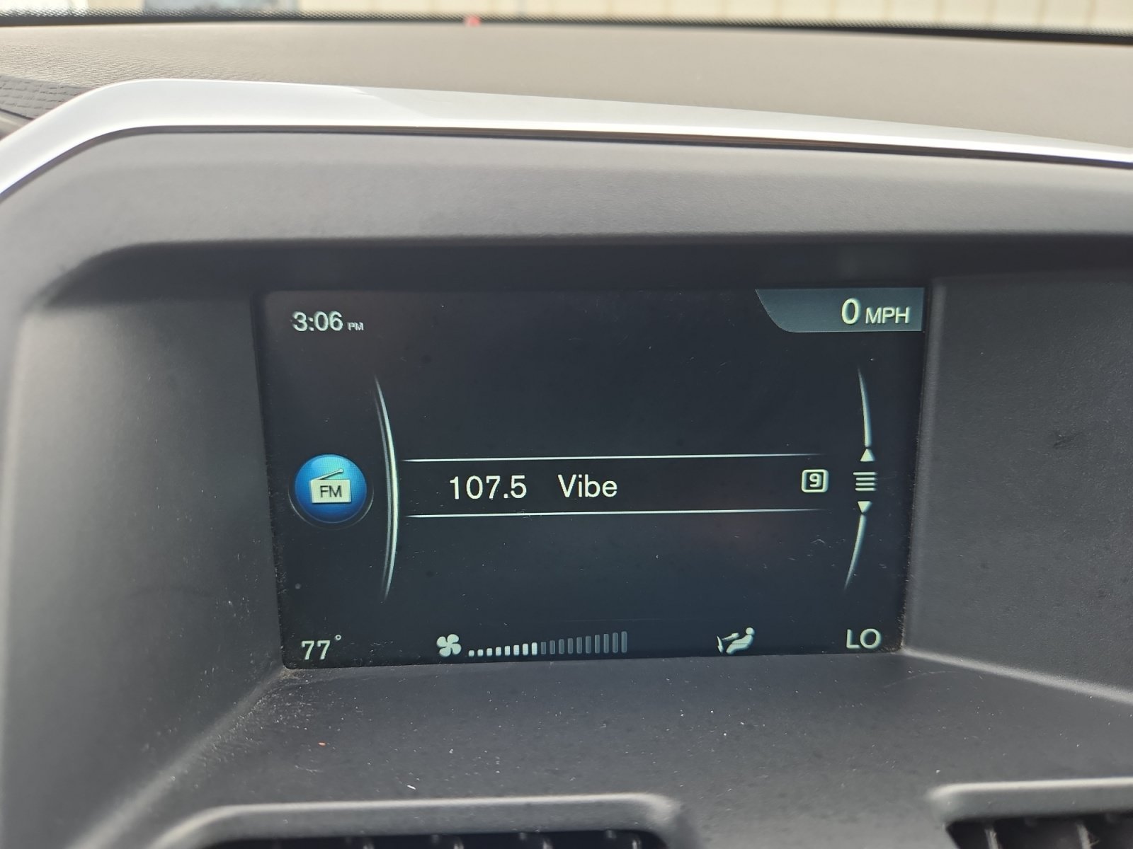 Used 2016 Ice White Volvo T5 Drive-E Premier image 17