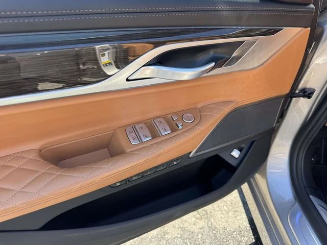 Used 2021 Beige BMW 740i xDrive image 21