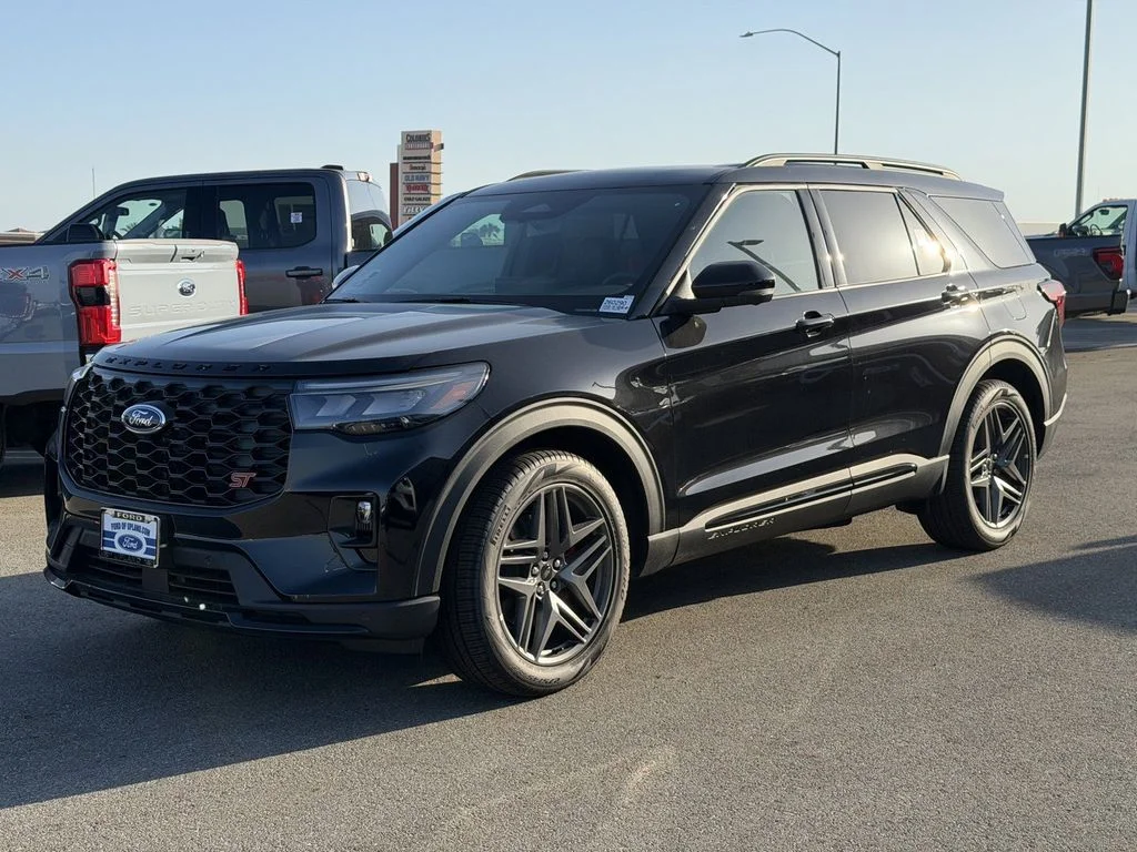 New 2026 Agate Black Metallic Ford ST image 4