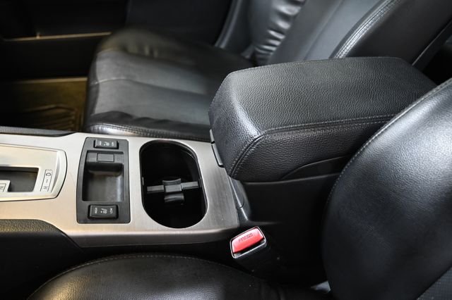 Used 2012 Silver Subaru 2.5i image 21