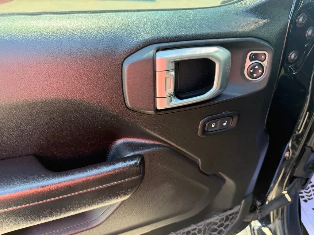 Used 2020 Black Jeep Unlimited Sport S image 10