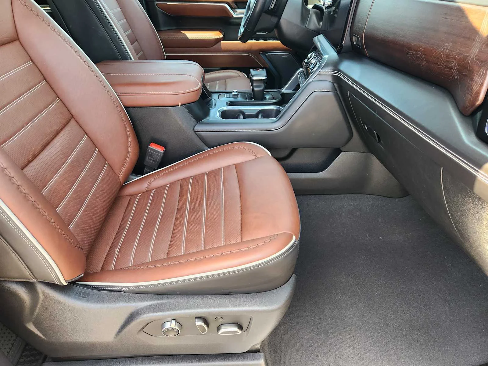 Used 2023 ONYX BLACK GMC Denali Ultimate image 12