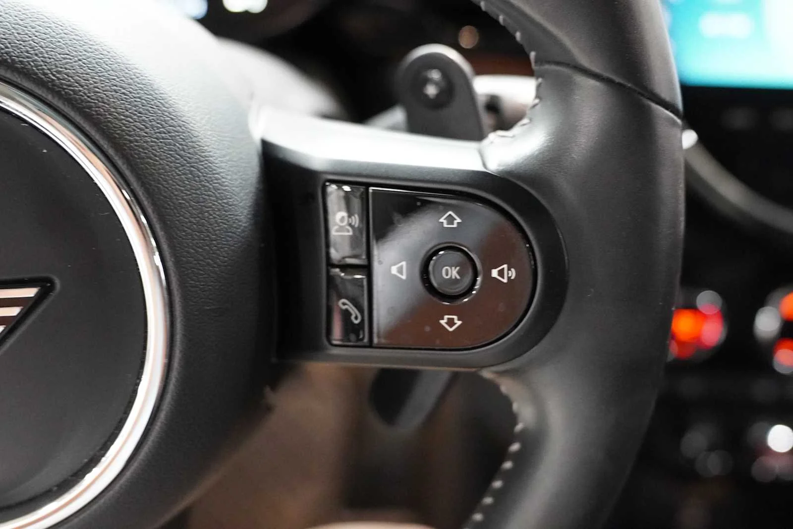 Used 2022 Midnight Black Metallic MINI Cooper S image 19