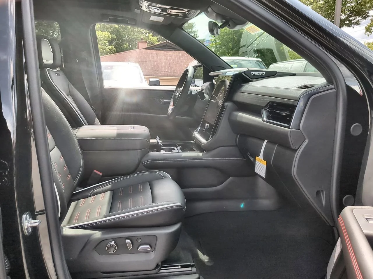 New 2026 Onyx Black GMC AT4 Ultimate image 29