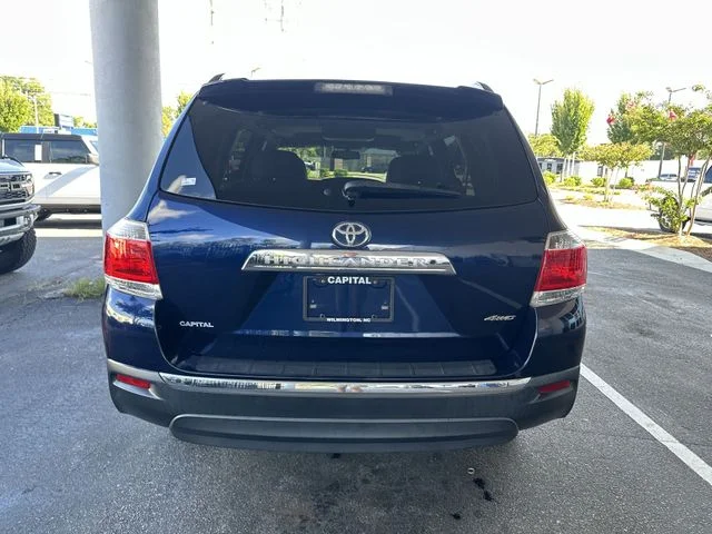 Used 2013 Blue Toyota Limited image 26