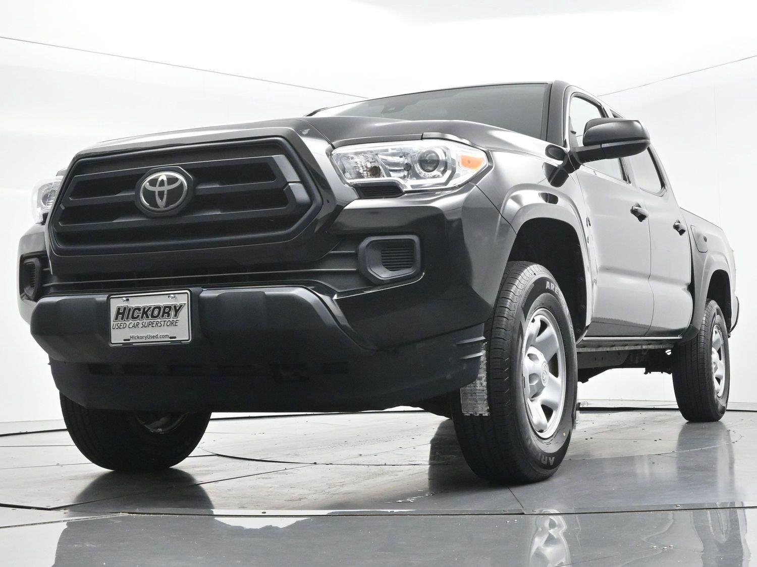 Used 2022 Midnight Black Metallic Toyota SR image 41