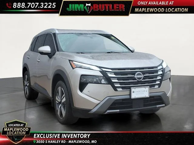 Used 2025 Silver Nissan SL Intelligent AWD image 6
