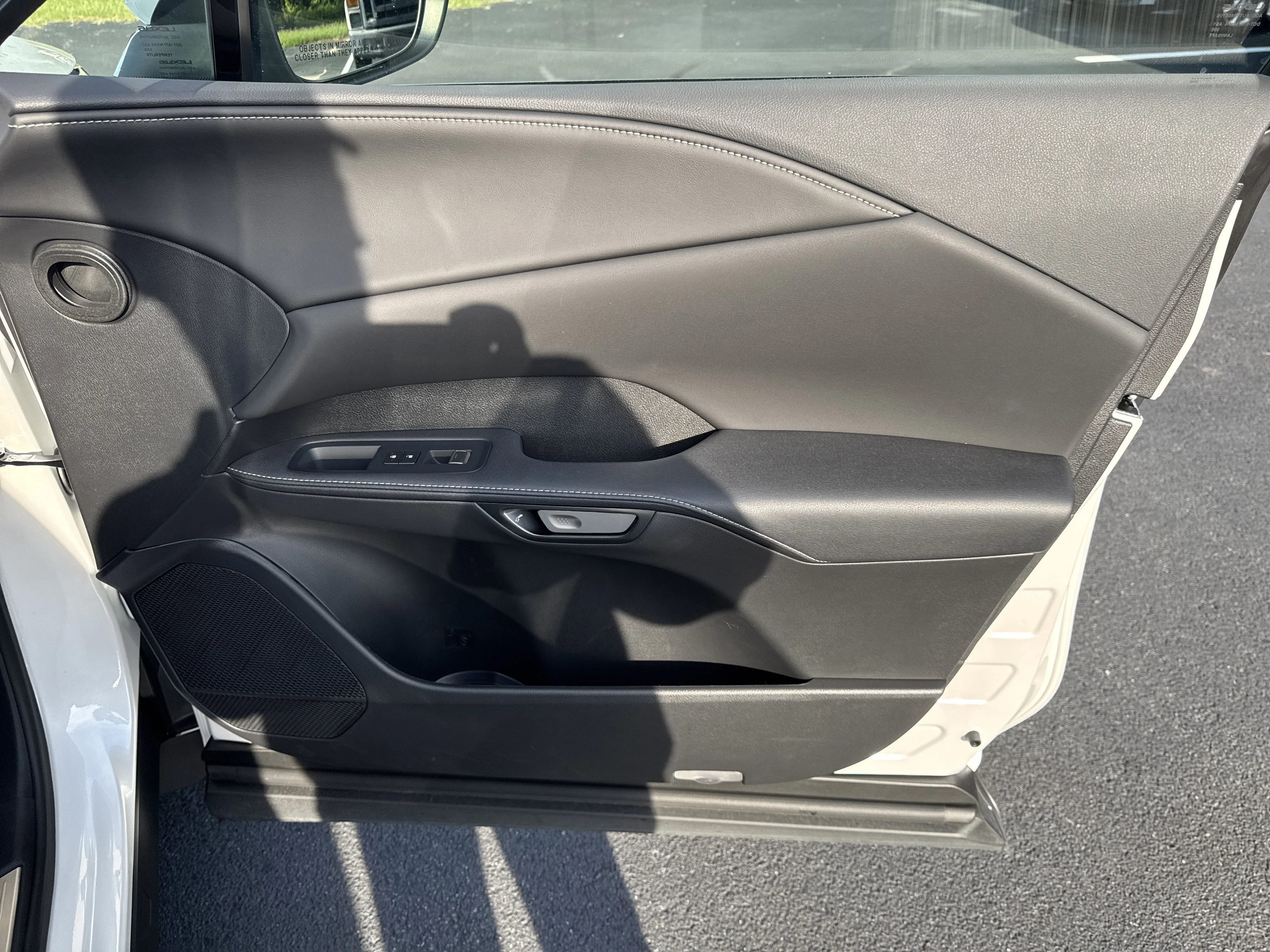 Used 2025  Lexus  image 36