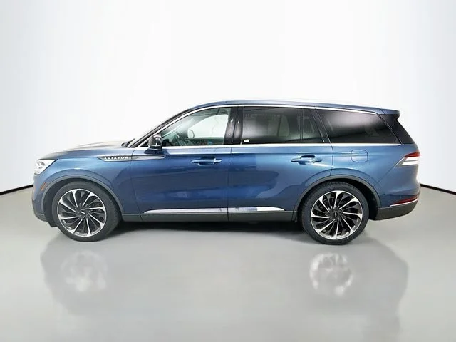 Used 2020 Blue Lincoln Reserve image 4