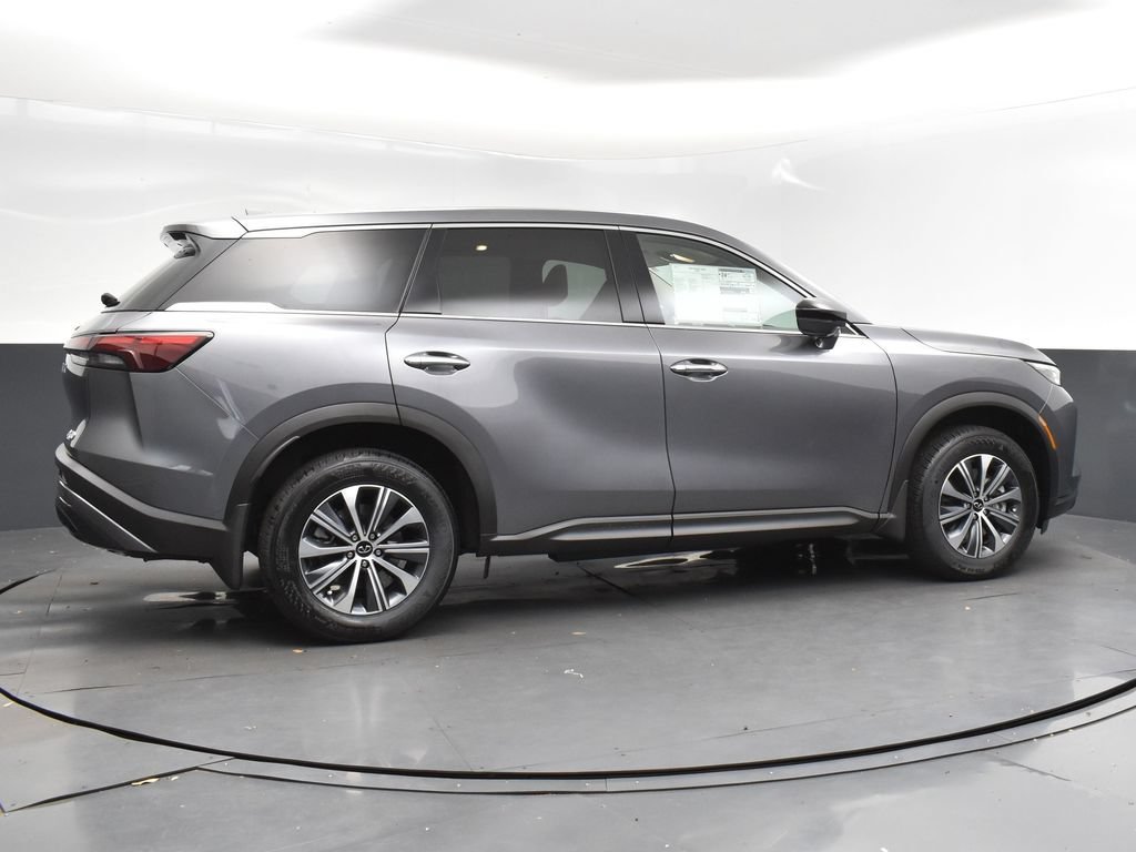Certified Used 2025 Gray INFINITI PURE image 8