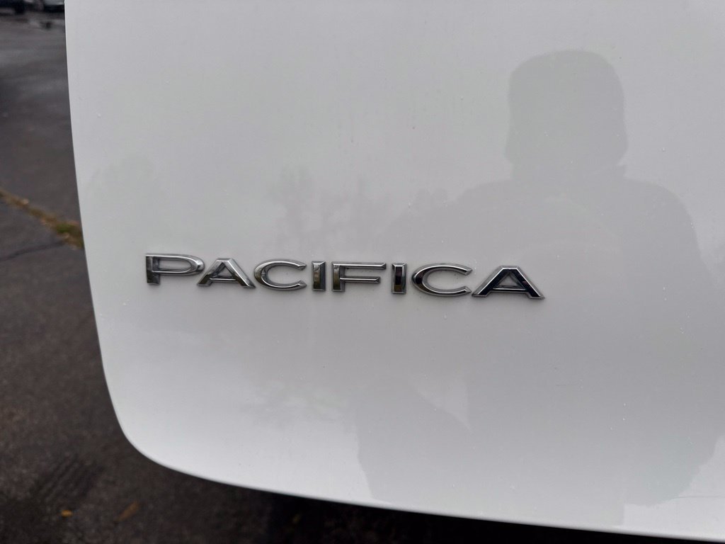 Used 2026 White Chrysler Select image 16