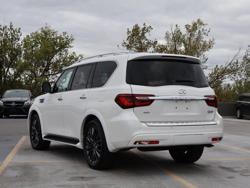 Used 2023 Moonstone White INFINITI Sensory image 5