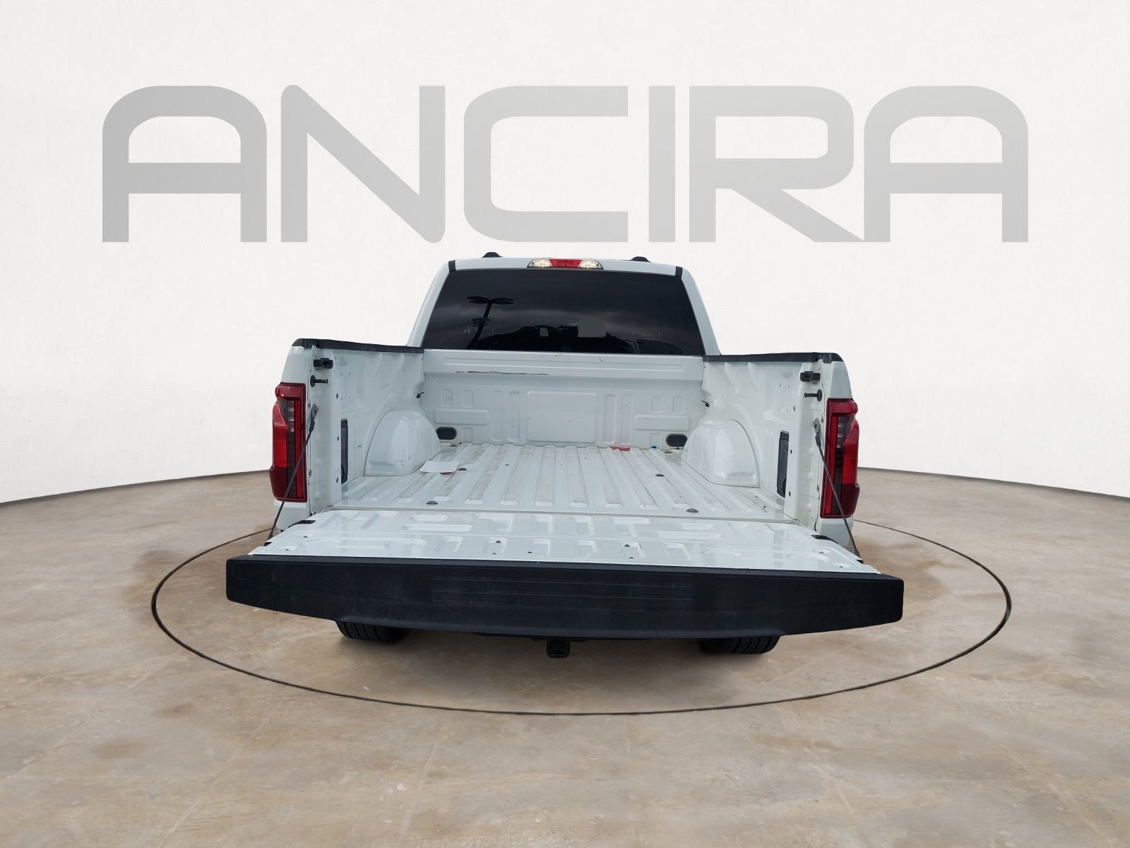 Used 2025 Oxford White Ford XLT image 12