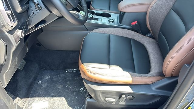 New 2026 Carbonized Gray Metallic Ford Outer Banks image 23