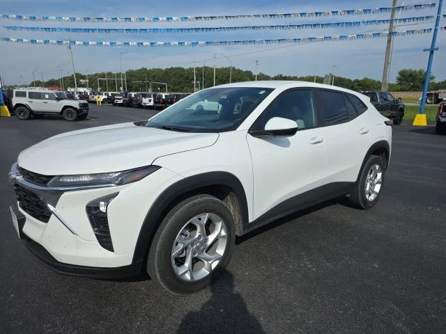 Used 2025 White Chevrolet LS image 1
