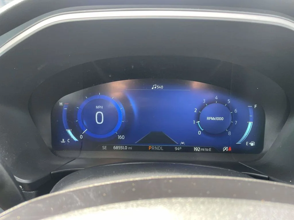 Used 2022 Gray Ford SEL image 30