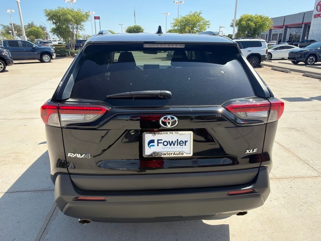Used 2022 Black Toyota XLE image 4