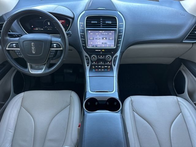 Used 2019 White Lincoln Reserve image 12
