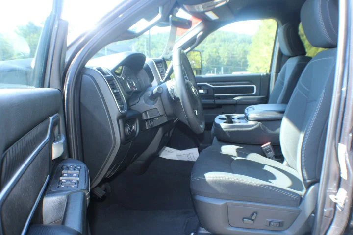 Used 2025  Ram Big Horn image 13