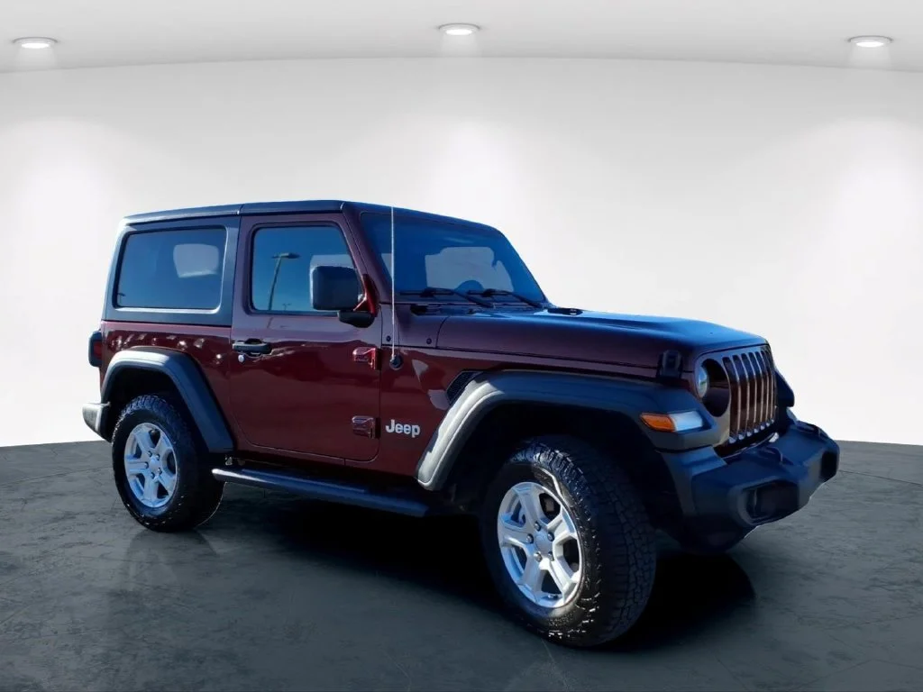 Used 2021 Red Jeep Sport S image 5