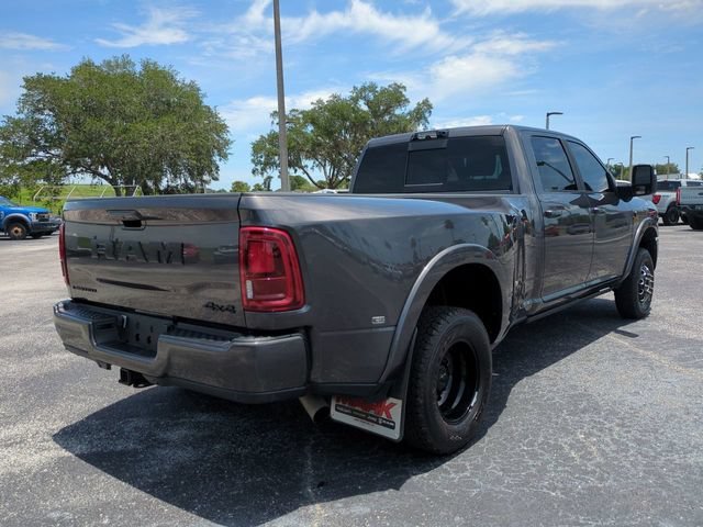 Used 2025 Granite Crystal Metallic Clearcoat Ram Limited image 6