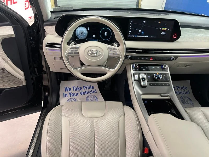 Used 2024 Black Hyundai Calligraphy image 30