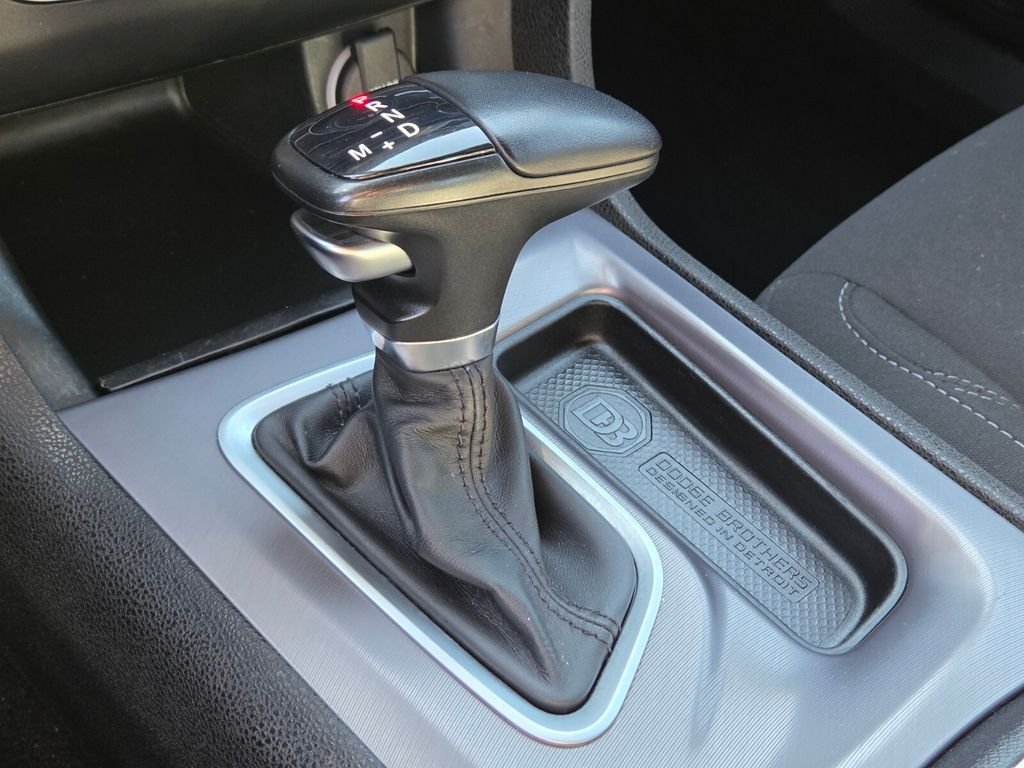 Used 2023 Red Dodge SXT image 32