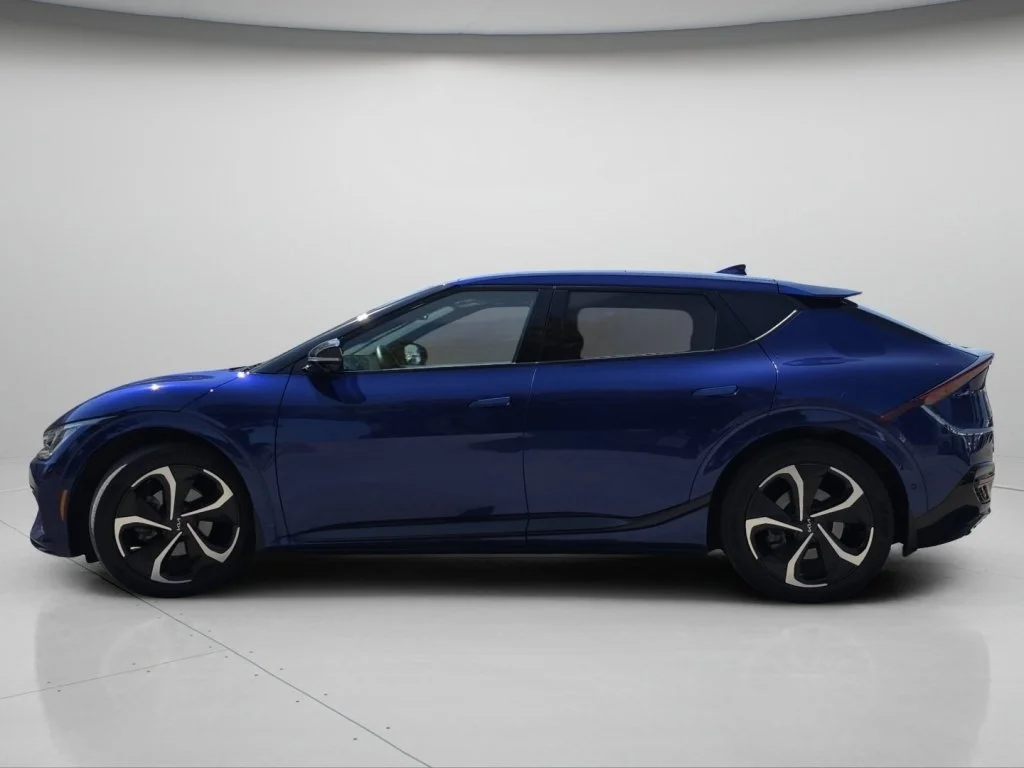 Used 2022 Yacht Blue Kia GT-Line image 19