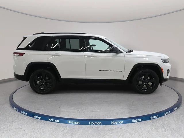 Used 2023 White Jeep Altitude X image 5