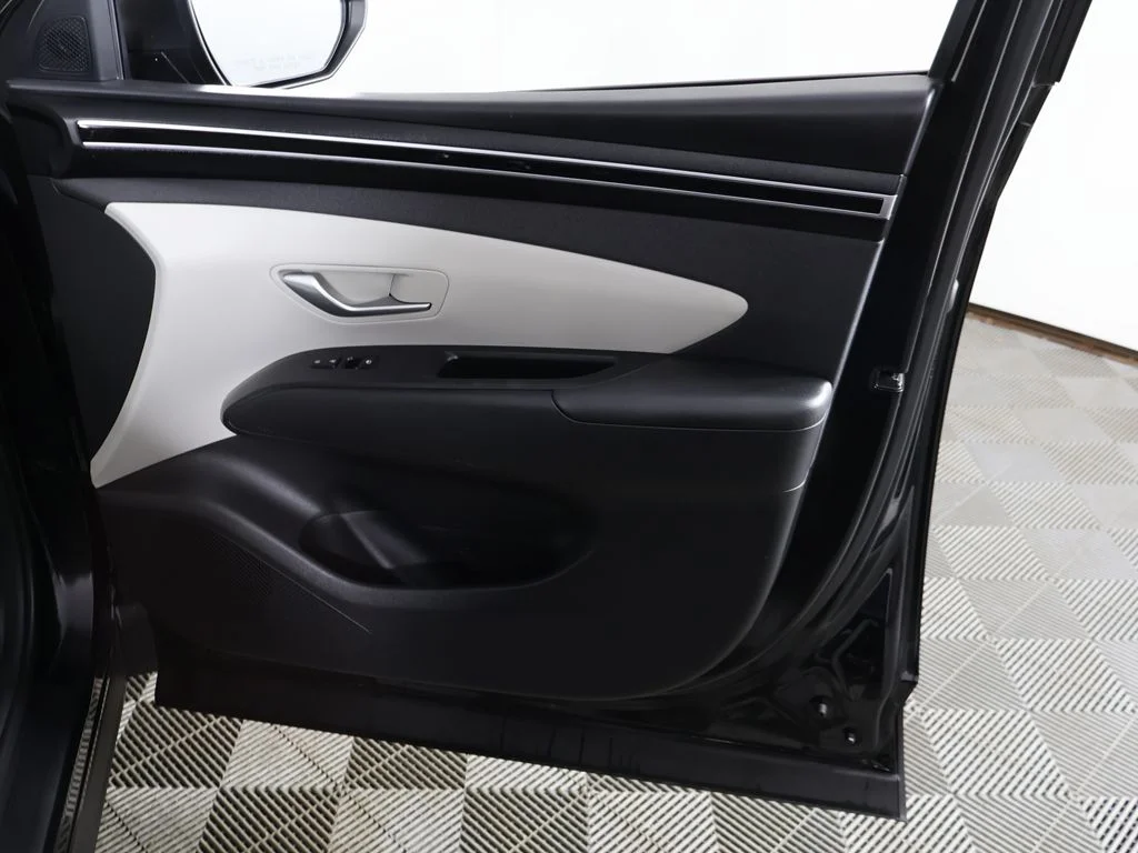 Used 2023 Phantom Black Hyundai SEL image 26