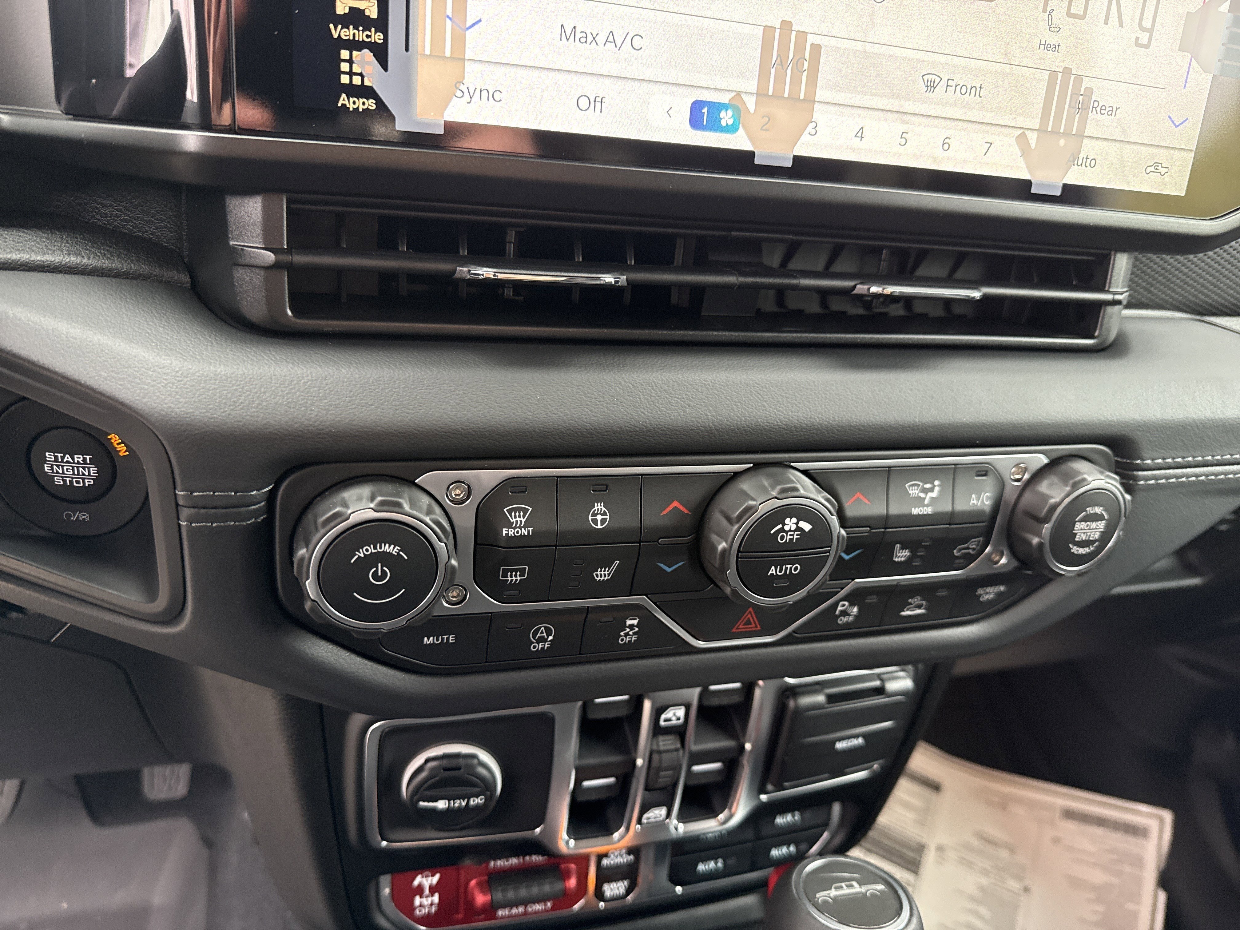 New 2026 Reign Jeep Rubicon X image 30