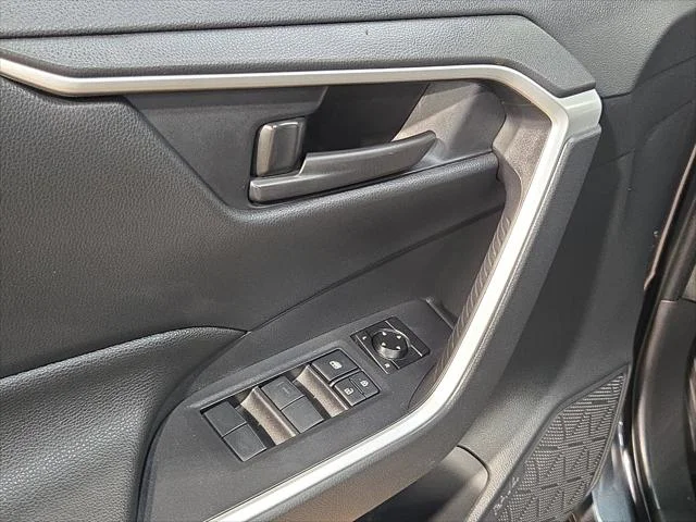 Certified Used 2025 MAGNETIC GRAY MET. Toyota  image 21
