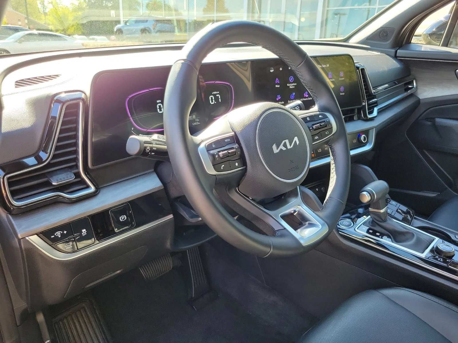 Certified Used 2025 Green Kia X-Line image 11