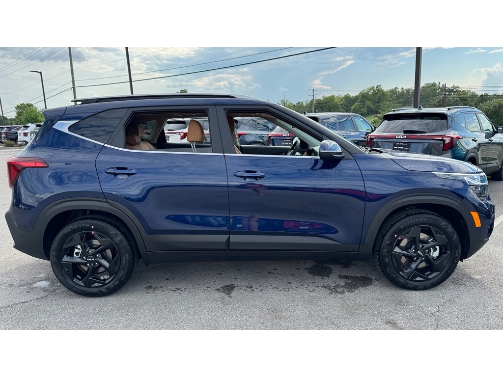 2026 Kia Seltos EX photo 2