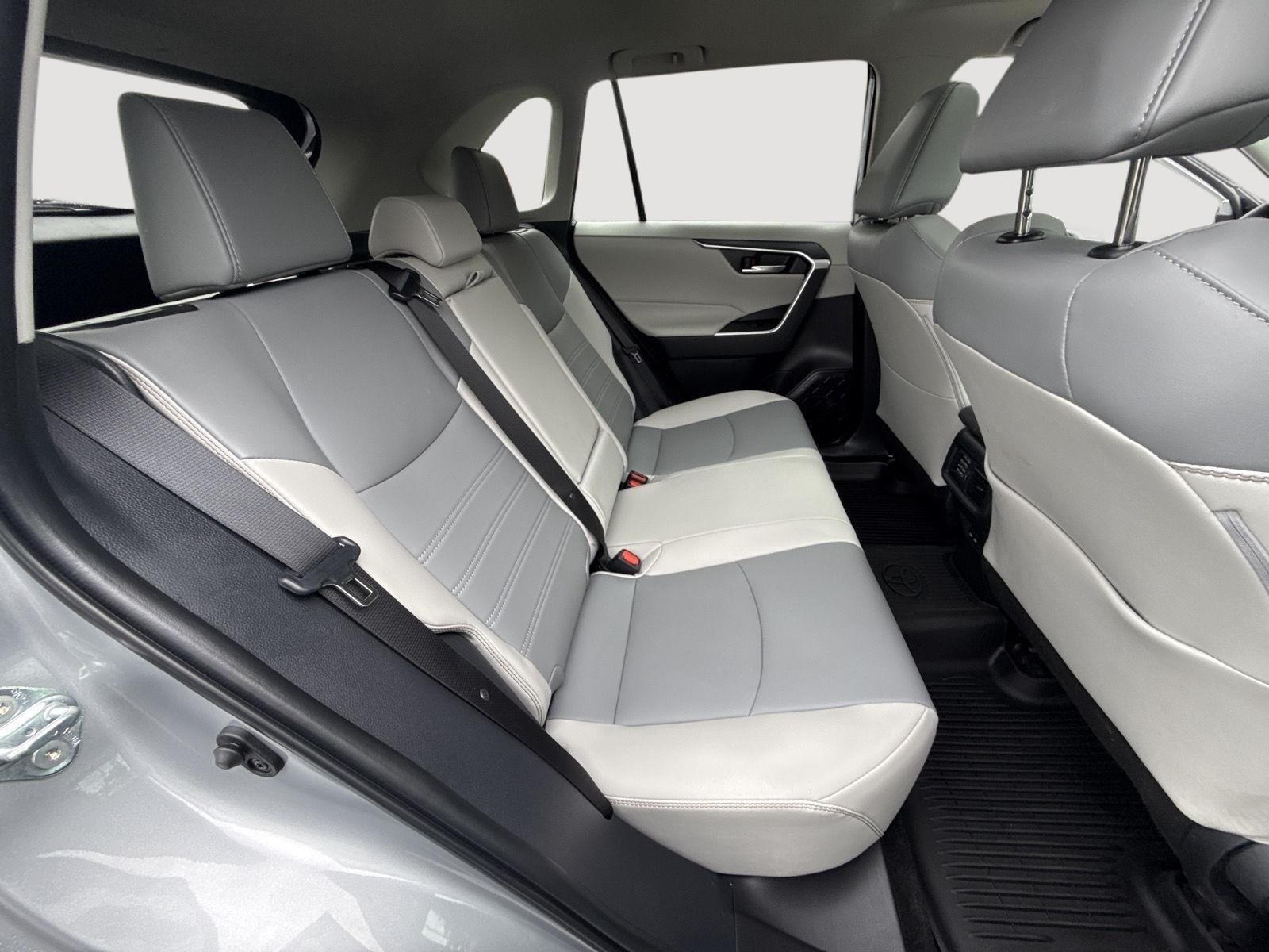 Certified Used 2025 Silver Sky Metallic Toyota XLE Premium image 5