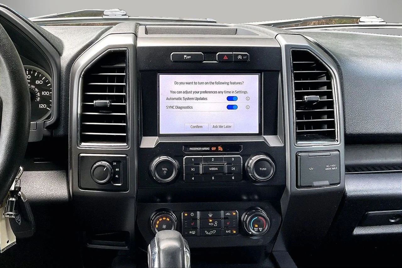 Used 2020 Black Ford XLT image 12